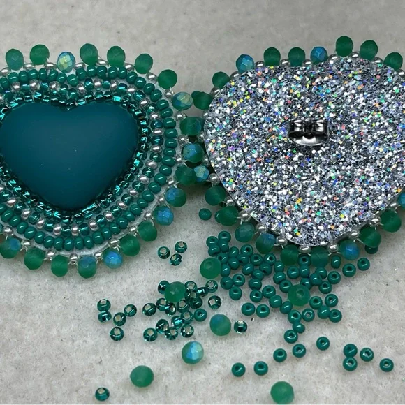 Elegant Teal Heart Beaded Earrings - Picture 2 of 4